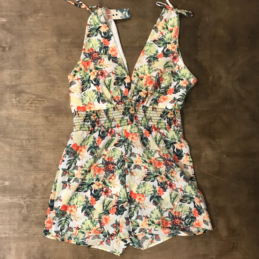 Sleeveless floral romper